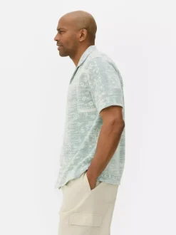 Zapinana na guziki koszula z wzorem bandany