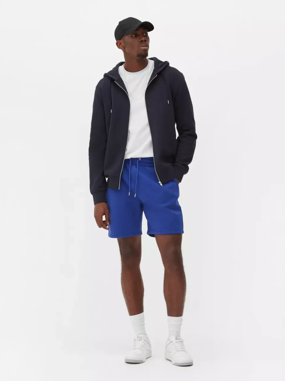 Zapinana na suwak bluza z kapturem