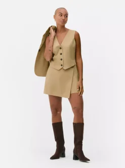 Zapinane na zamek spódnico-szorty, część zestawu