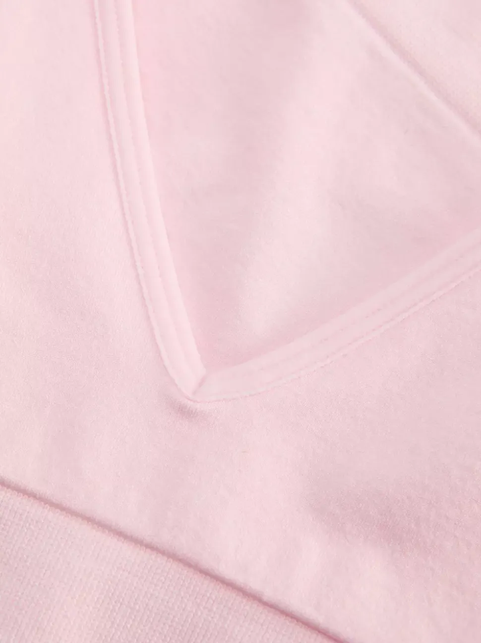 Zestaw niezbędnej bielizny z trójkątnym biustonoszem