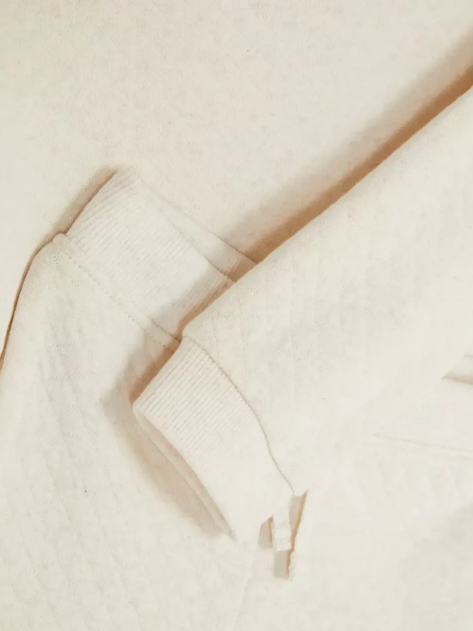 Zestaw z teksturowaną bluzą i spodniami dresowymi