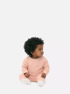 Zestaw z teksturowaną bluzą i spodniami dresowymi